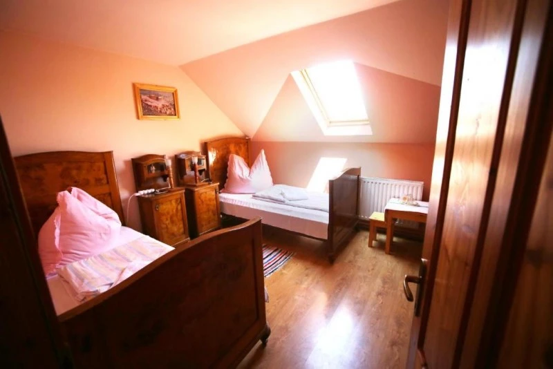 Sâncraiu Cazare | Motel (K1591-25) Imaginea poate fi supusă drepturilor de autor. Se recomandă contactarea titularului drepturilor.