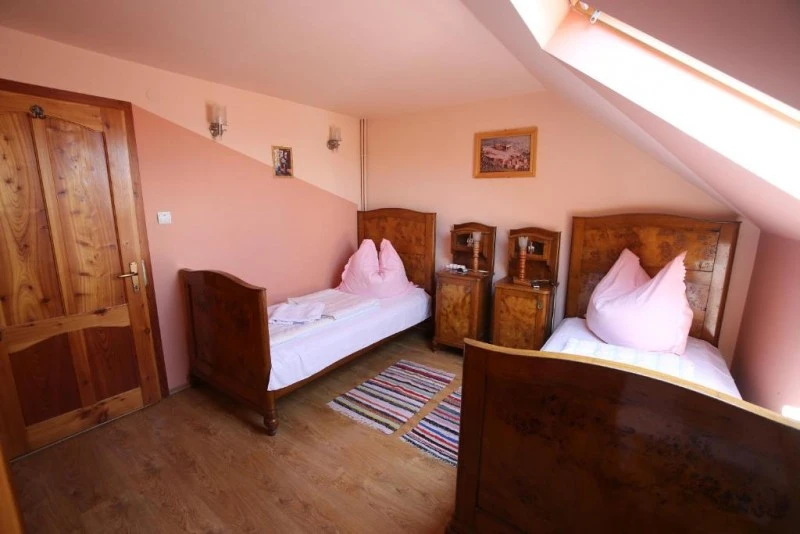 Sâncraiu Cazare | Motel (K1591-27) Imaginea poate fi supusă drepturilor de autor. Se recomandă contactarea titularului drepturilor.