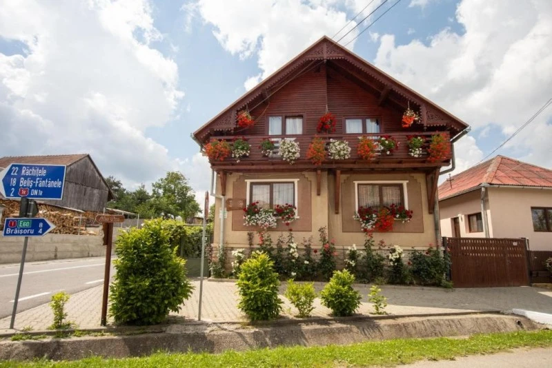 Sâncraiu Cazare | Pensiune (K1591-30) Imaginea poate fi supusă drepturilor de autor. Se recomandă contactarea titularului drepturilor.