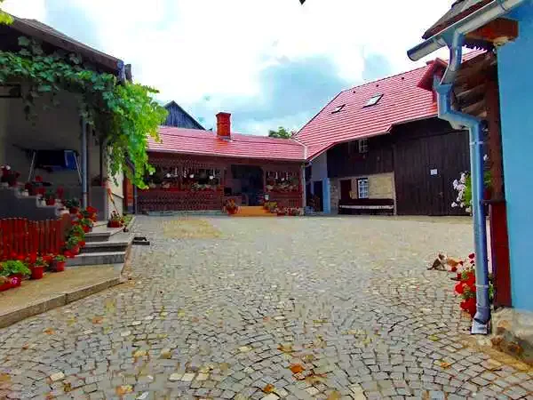 Kalotaszentkirály Szállás | Panzió (K1186-15) A kép szerzői jogvédelem alatt állhat. Javasolt a kapcsolatfelvétel a jog tulajdonossal.