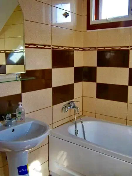 Kalotaszentkirály Szállás | Motel (K1186-20) A kép szerzői jogvédelem alatt állhat. Javasolt a kapcsolatfelvétel a jog tulajdonossal.