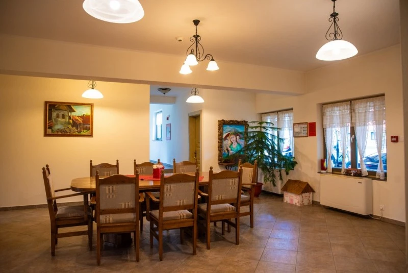 Căpâlnița Cazare | Motel (K1240-15) Imaginea poate fi supusă drepturilor de autor. Se recomandă contactarea titularului drepturilor.