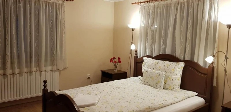 Căpâlnița Cazare | Motel (K1240-19) Imaginea poate fi supusă drepturilor de autor. Se recomandă contactarea titularului drepturilor.