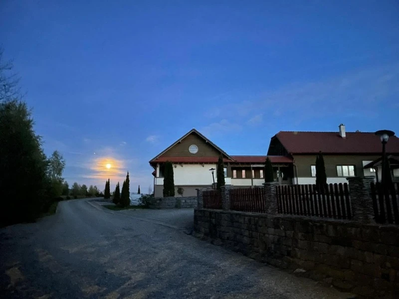 Kápolnásfalu Szállás | Panzió (K1240-38) A kép szerzői jogvédelem alatt állhat. Javasolt a kapcsolatfelvétel a jog tulajdonossal.