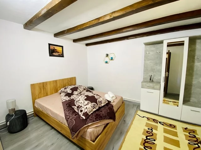 Boga Völgye Szállás | Üdülőfalu (K1455-10) A kép szerzői jogvédelem alatt állhat. Javasolt a kapcsolatfelvétel a jog tulajdonossal.