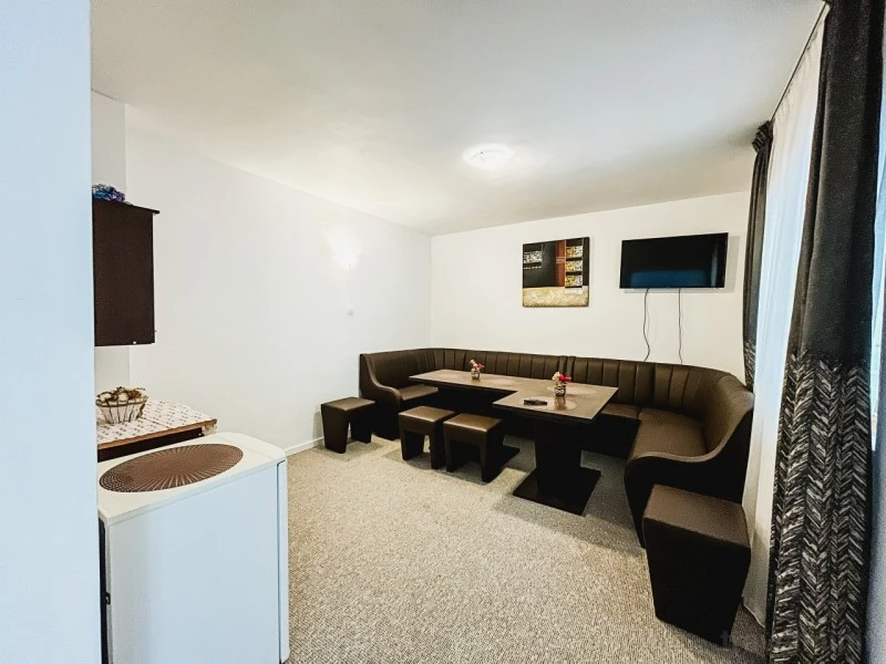 Bușteni Cazare | Motel (K1565-4) Imaginea poate fi supusă drepturilor de autor. Se recomandă contactarea titularului drepturilor.