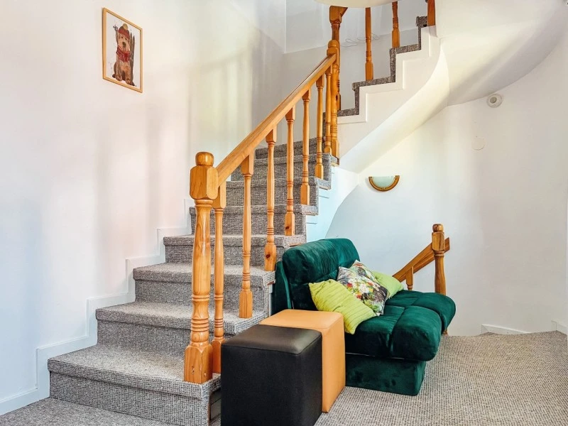 Bușteni Cazare | Motel (K1565-6) Imaginea poate fi supusă drepturilor de autor. Se recomandă contactarea titularului drepturilor.