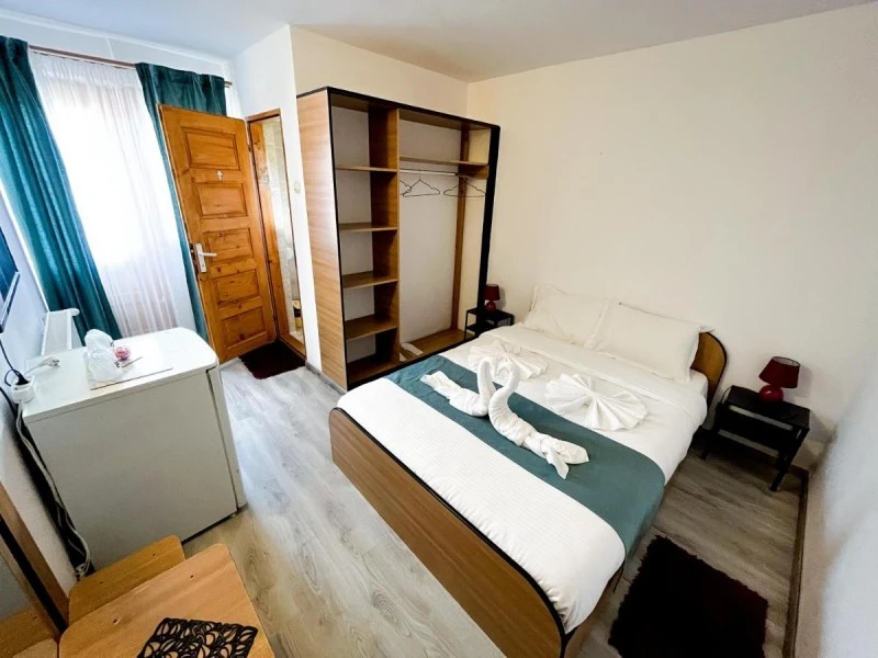 Bușteni Cazare | Motel (K1565-7) Imaginea poate fi supusă drepturilor de autor. Se recomandă contactarea titularului drepturilor.