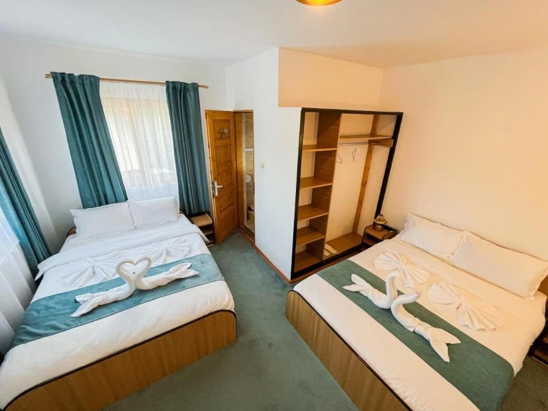 Bușteni Cazare | Motel (K1565-11) Imaginea poate fi supusă drepturilor de autor. Se recomandă contactarea titularului drepturilor.