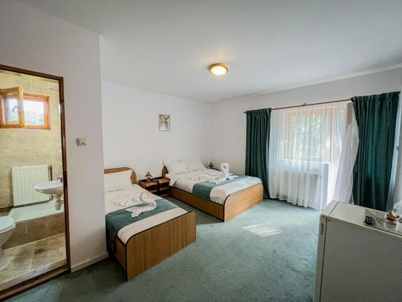 Bușteni Cazare | Motel (K1565-22) Imaginea poate fi supusă drepturilor de autor. Se recomandă contactarea titularului drepturilor.