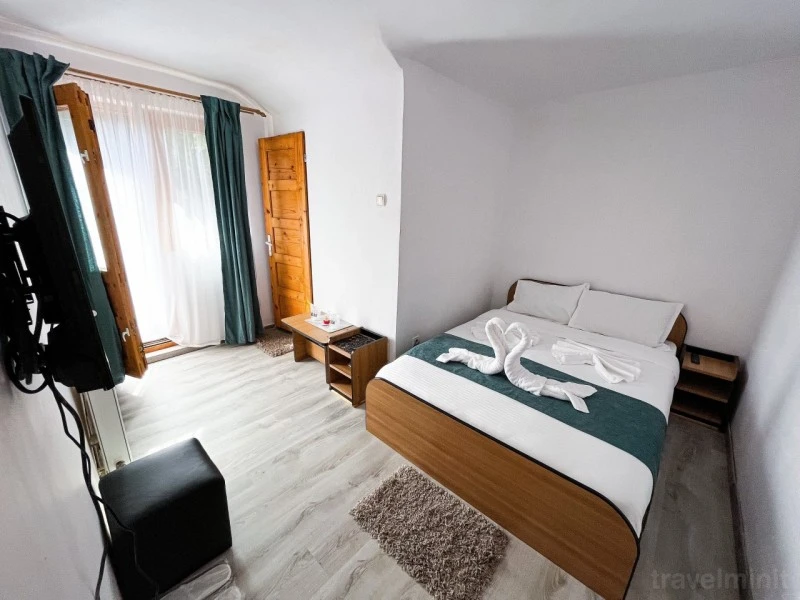 Bușteni Cazare | Motel (K1565-26) Imaginea poate fi supusă drepturilor de autor. Se recomandă contactarea titularului drepturilor.