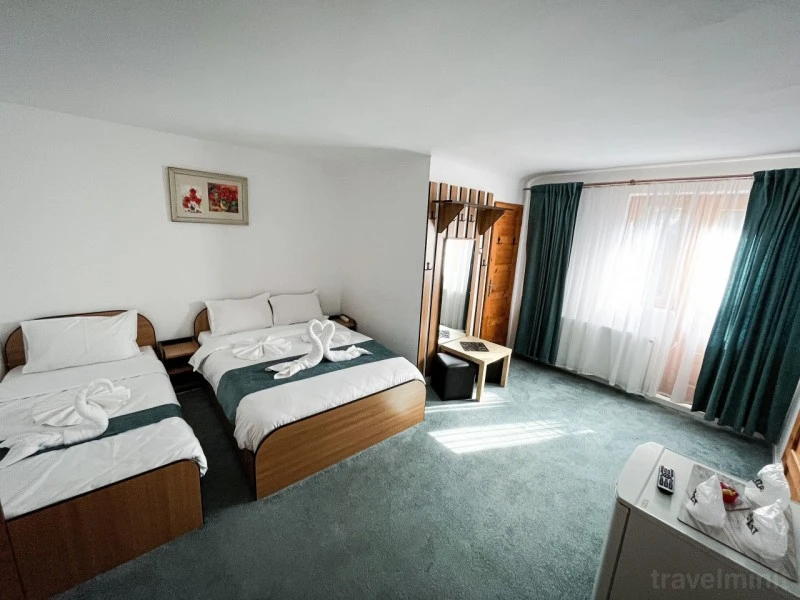 Bușteni Cazare | Motel (K1565-35) Imaginea poate fi supusă drepturilor de autor. Se recomandă contactarea titularului drepturilor.