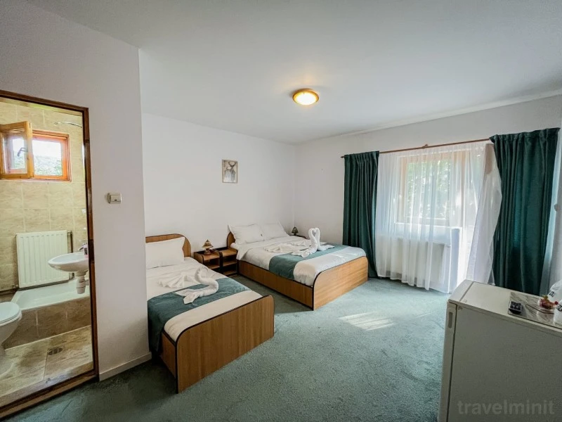 Bușteni Cazare | Motel (K1565-36) Imaginea poate fi supusă drepturilor de autor. Se recomandă contactarea titularului drepturilor.