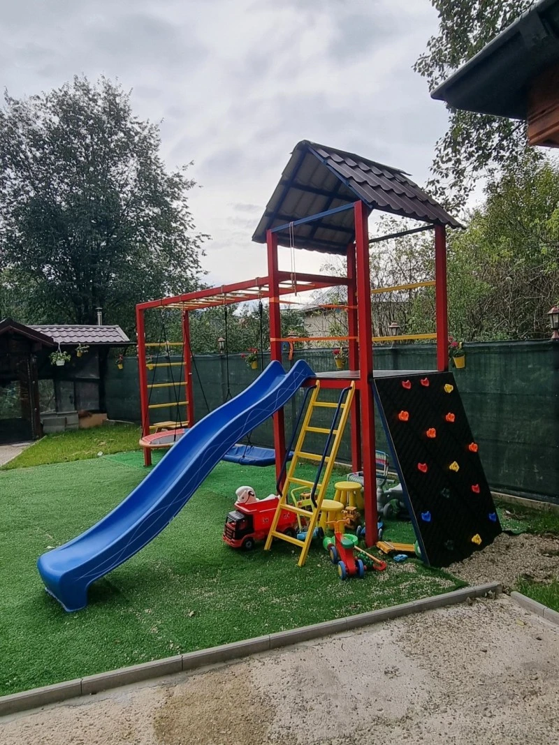 Bușteni Cazare | Motel (K1565-40) Imaginea poate fi supusă drepturilor de autor. Se recomandă contactarea titularului drepturilor.