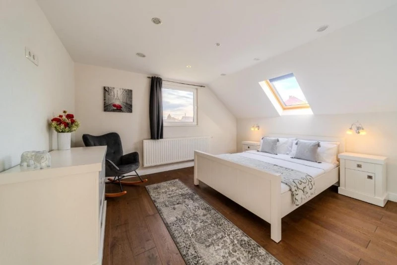 Căpâlnița Cazare | Casă de apartamente (K1592-16) Imaginea poate fi supusă drepturilor de autor. Se recomandă contactarea titularului drepturilor.