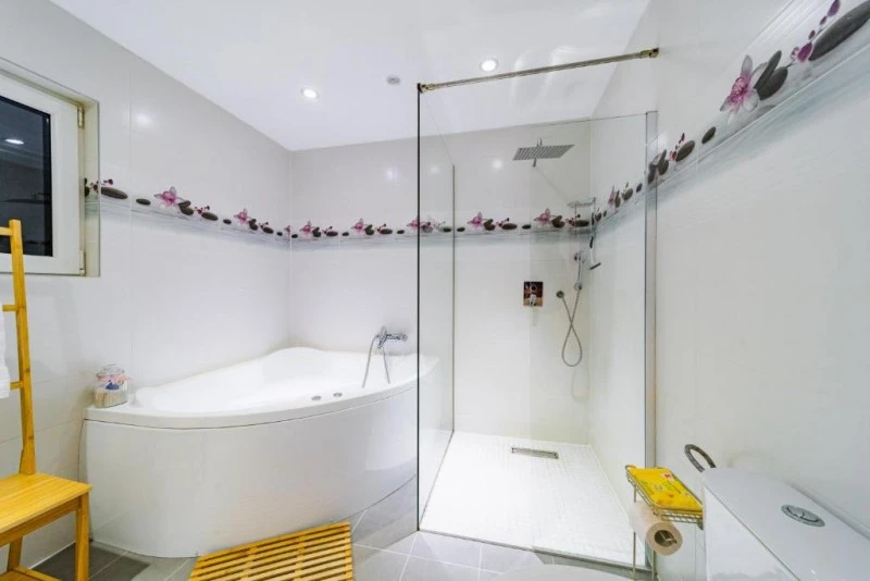 Căpâlnița Cazare | Casă de apartamente (K1592-20) Imaginea poate fi supusă drepturilor de autor. Se recomandă contactarea titularului drepturilor.