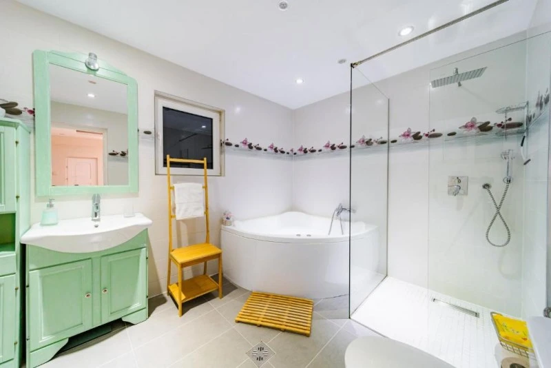 Căpâlnița Cazare | Casă de apartamente (K1592-25) Imaginea poate fi supusă drepturilor de autor. Se recomandă contactarea titularului drepturilor.