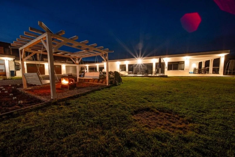 Căpâlnița Cazare | Casă de apartamente (K1592-64) Imaginea poate fi supusă drepturilor de autor. Se recomandă contactarea titularului drepturilor.