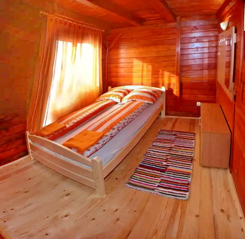 Parajd Szállás | Apartmanház (K0215-5) A kép szerzői jogvédelem alatt állhat. Javasolt a kapcsolatfelvétel a jog tulajdonossal.