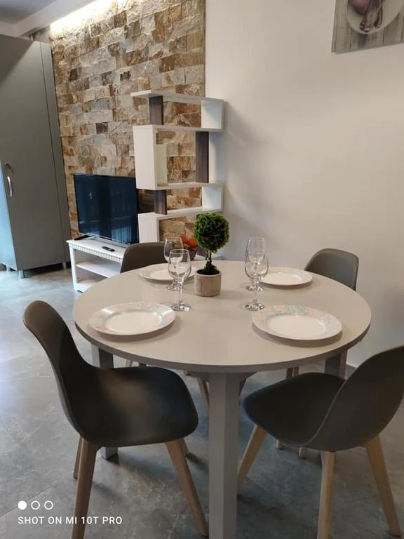 Bușteni Cazare | Apartament sau cameră de închiriat (K1444-1) Imaginea poate fi supusă drepturilor de autor. Se recomandă contactarea titularului drepturilor.