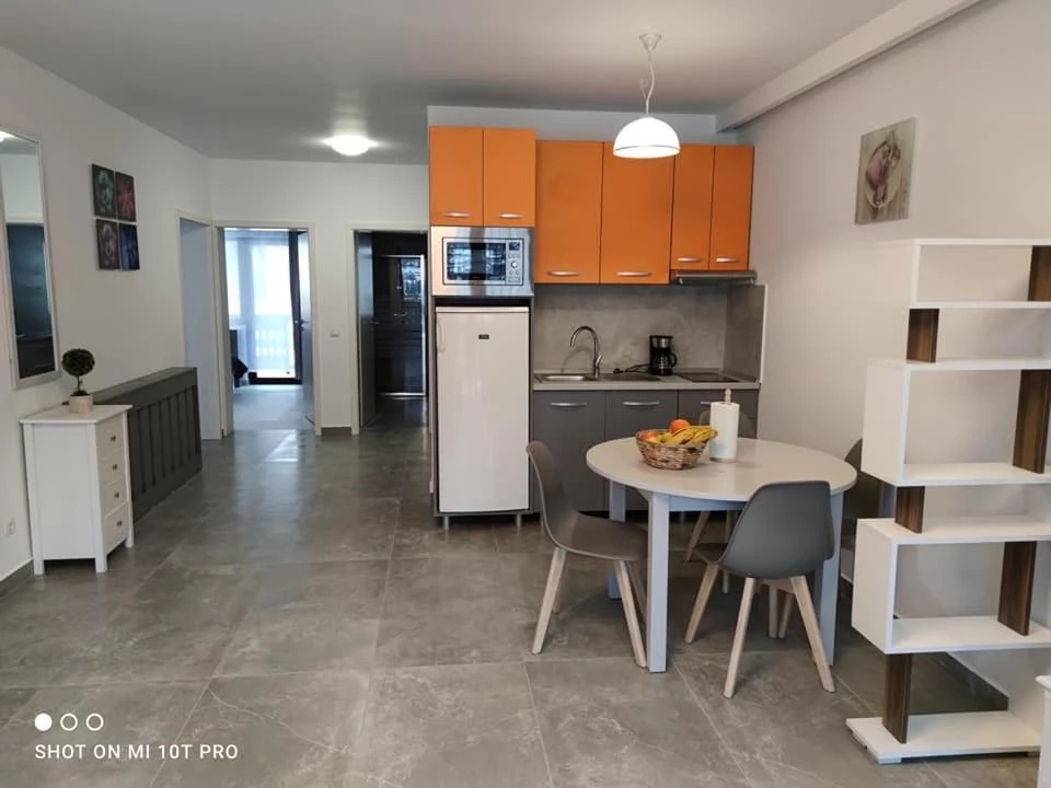 Bușteni Cazare | Apartament sau cameră de închiriat (K1444-2) Imaginea poate fi supusă drepturilor de autor. Se recomandă contactarea titularului drepturilor.