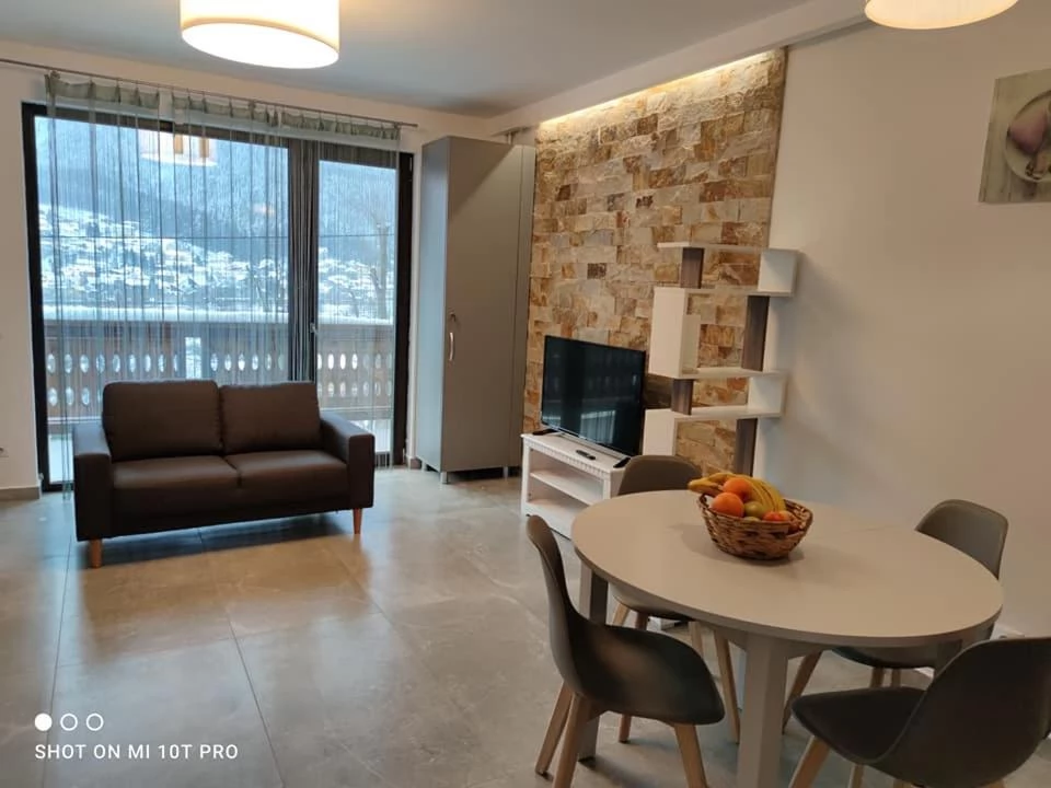 Bușteni Cazare | Apartament sau cameră de închiriat (K1444-13) Imaginea poate fi supusă drepturilor de autor. Se recomandă contactarea titularului drepturilor.