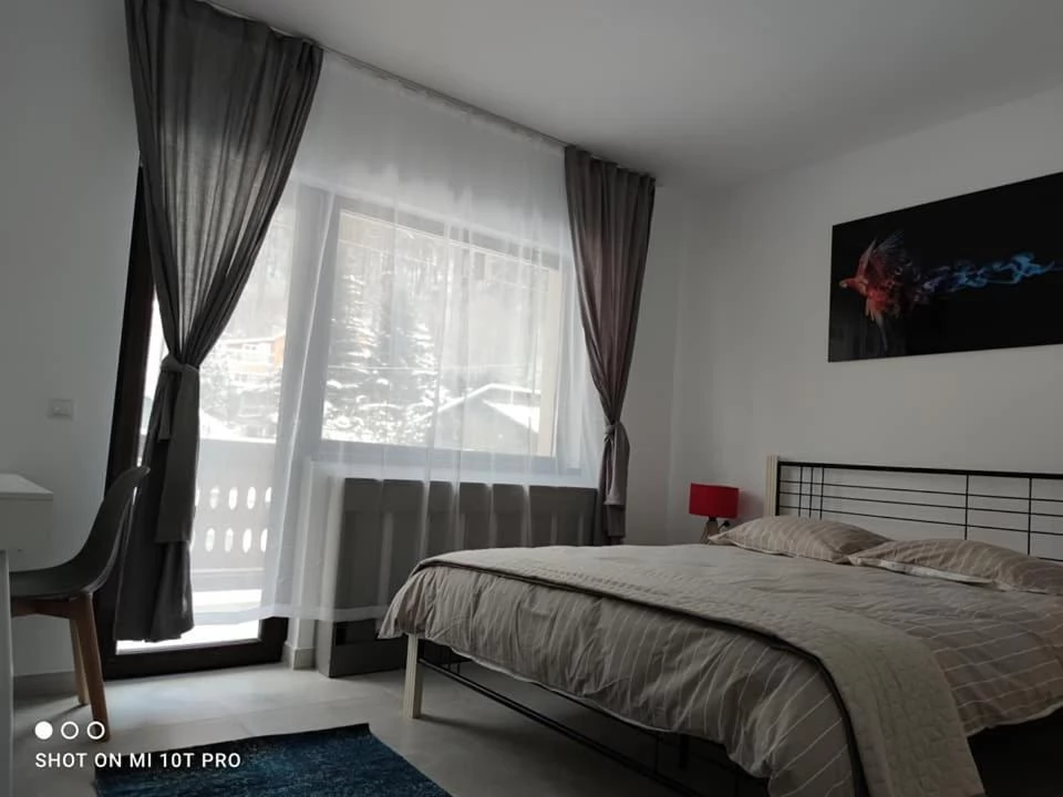 Bușteni Cazare | Apartament sau cameră de închiriat (K1444-15) Imaginea poate fi supusă drepturilor de autor. Se recomandă contactarea titularului drepturilor.