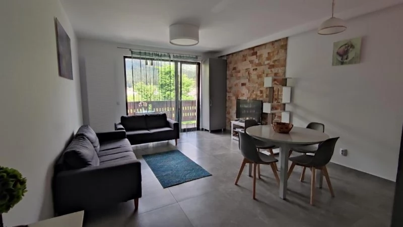 Bușteni Cazare | Apartament sau cameră de închiriat (K1444-23) Imaginea poate fi supusă drepturilor de autor. Se recomandă contactarea titularului drepturilor.