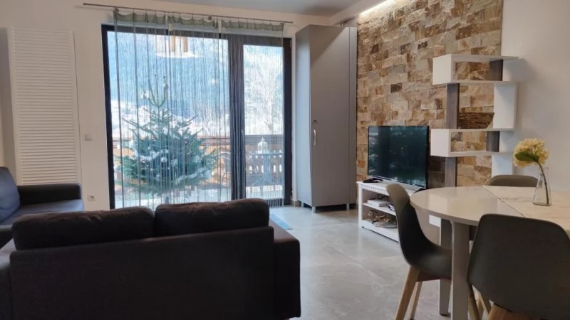 Bușteni Cazare | Apartament sau cameră de închiriat (K1444-25) Imaginea poate fi supusă drepturilor de autor. Se recomandă contactarea titularului drepturilor.