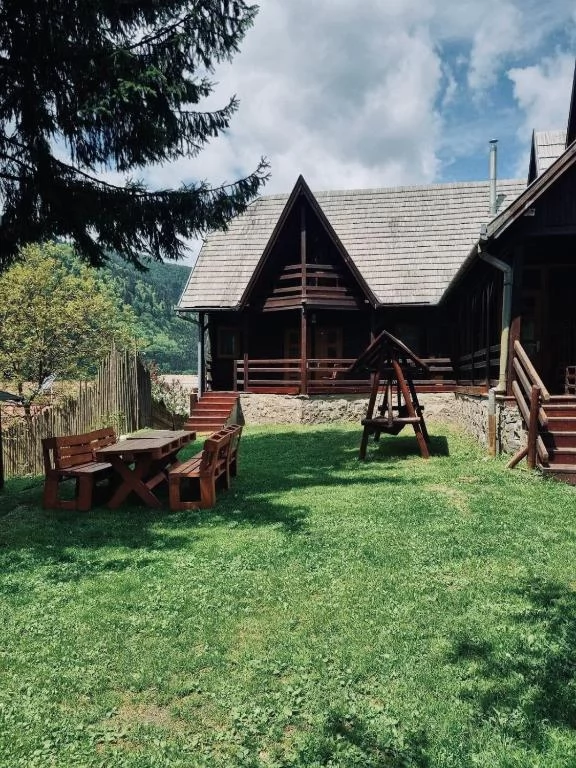 Băile Tușnad Cazare | Casă de apartamente (K0046-37) Imaginea poate fi supusă drepturilor de autor. Se recomandă contactarea titularului drepturilor.