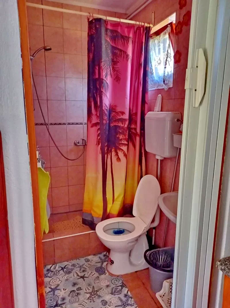  Cazare | Casă de apartamente (K0238-21) Imaginea poate fi supusă drepturilor de autor. Se recomandă contactarea titularului drepturilor.