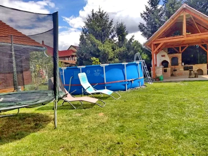  Cazare | Casă de apartamente (K0238-31) Imaginea poate fi supusă drepturilor de autor. Se recomandă contactarea titularului drepturilor.