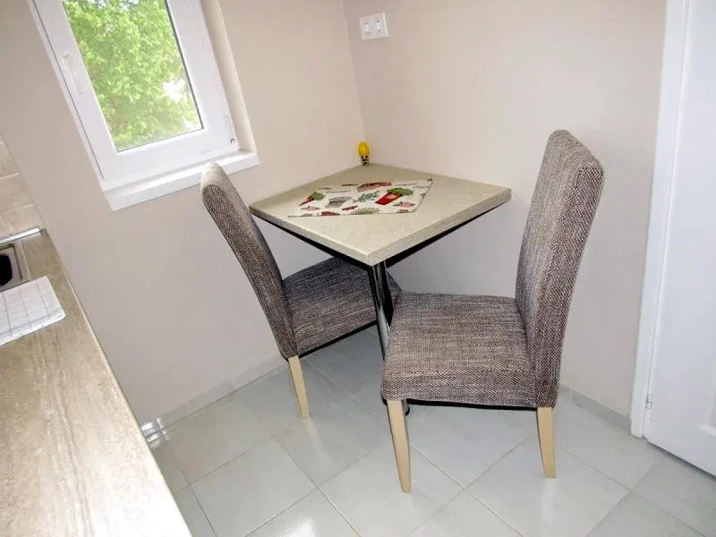  Cazare | Casă de apartamente (K1027-29) Imaginea poate fi supusă drepturilor de autor. Se recomandă contactarea titularului drepturilor.