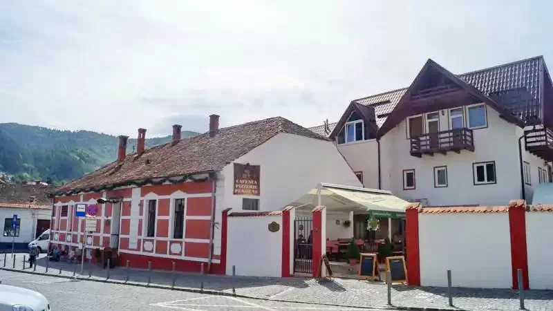 Brassó Szállás | Panzió (K0079-55) A kép szerzői jogvédelem alatt állhat. Javasolt a kapcsolatfelvétel a jog tulajdonossal.