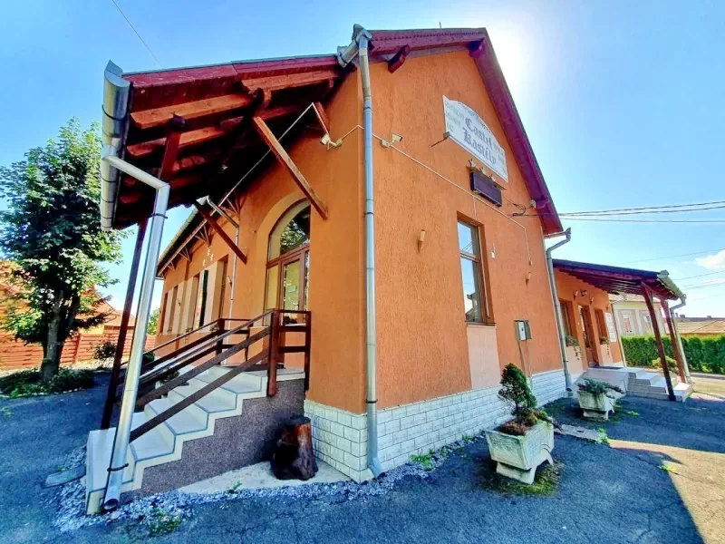 Lăzarea Cazare | Pensiune (K1074-36) Imaginea poate fi supusă drepturilor de autor. Se recomandă contactarea titularului drepturilor.