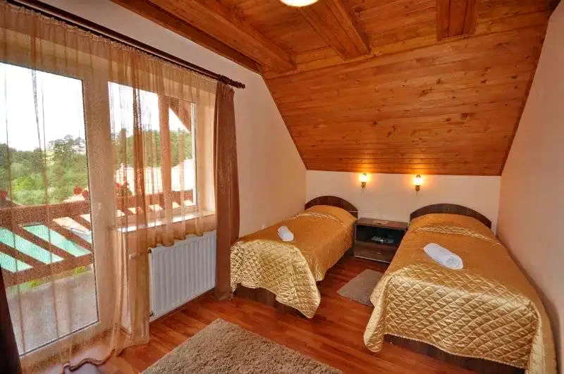 Tibod Cazare | Vilă (K0636-16) Imaginea poate fi supusă drepturilor de autor. Se recomandă contactarea titularului drepturilor.