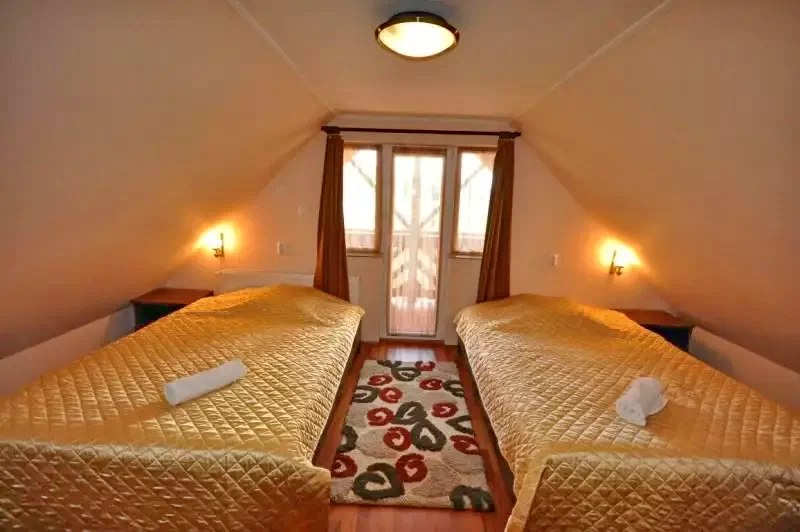 Tibod Cazare | Vilă (K0636-17) Imaginea poate fi supusă drepturilor de autor. Se recomandă contactarea titularului drepturilor.