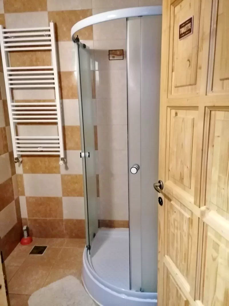 Harghita-Băi Cazare | Casă de apartamente (K1422-14) Imaginea poate fi supusă drepturilor de autor. Se recomandă contactarea titularului drepturilor.