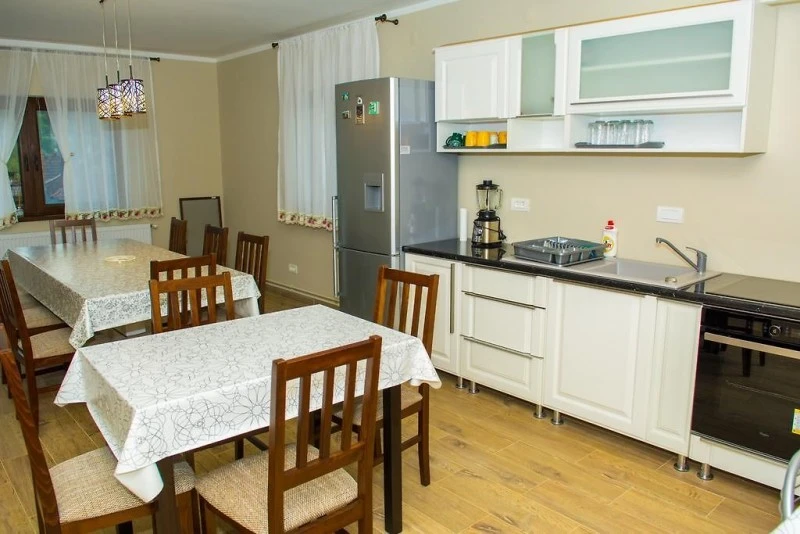 Hațeg Cazare | Cabană (K0262-37) Imaginea poate fi supusă drepturilor de autor. Se recomandă contactarea titularului drepturilor.