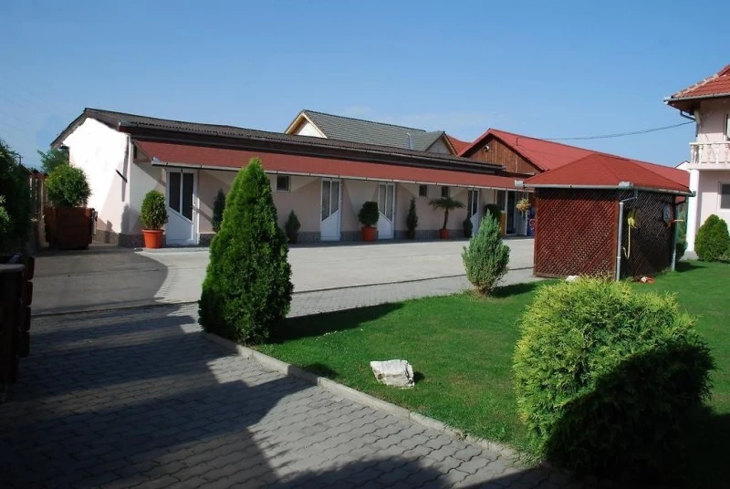 Hațeg Cazare | Cabană (K0481-5) Imaginea poate fi supusă drepturilor de autor. Se recomandă contactarea titularului drepturilor.