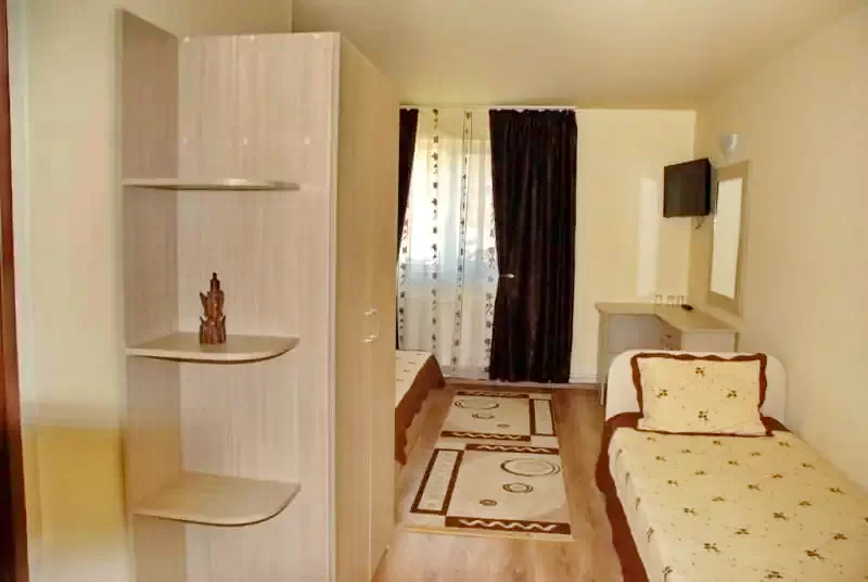 Hațeg Cazare | Cabană (K0481-14) Imaginea poate fi supusă drepturilor de autor. Se recomandă contactarea titularului drepturilor.