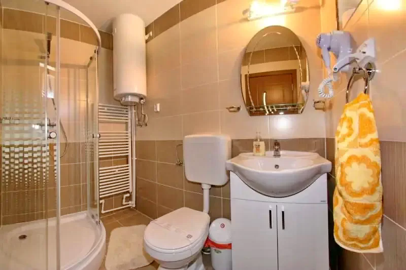 Hátszeg Szállás | Kulcsosház (K0481-15) A kép szerzői jogvédelem alatt állhat. Javasolt a kapcsolatfelvétel a jog tulajdonossal.