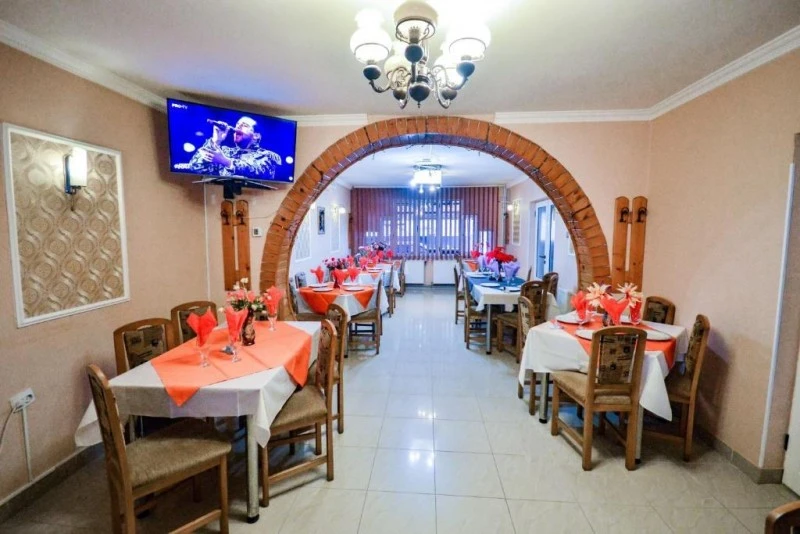 Déva Szállás | Panzió (K0574-2) A kép szerzői jogvédelem alatt állhat. Javasolt a kapcsolatfelvétel a jog tulajdonossal. Déva Szállás | Panzió (K0574-2) A kép szerzői jogvédelem alatt állhat. Javasolt a kapcsolatfelvétel a jog tulajdonossal.