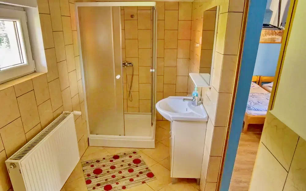 Corund Cazare | Cabană (K0412-26) Imaginea poate fi supusă drepturilor de autor. Se recomandă contactarea titularului drepturilor.