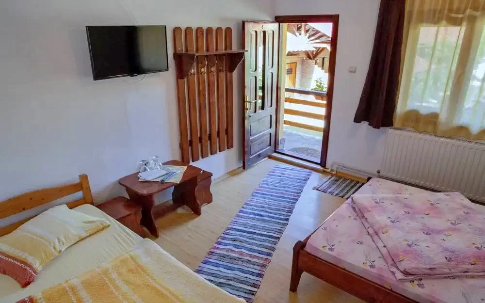 Corund Cazare | Cabană (K0412-28) Imaginea poate fi supusă drepturilor de autor. Se recomandă contactarea titularului drepturilor.