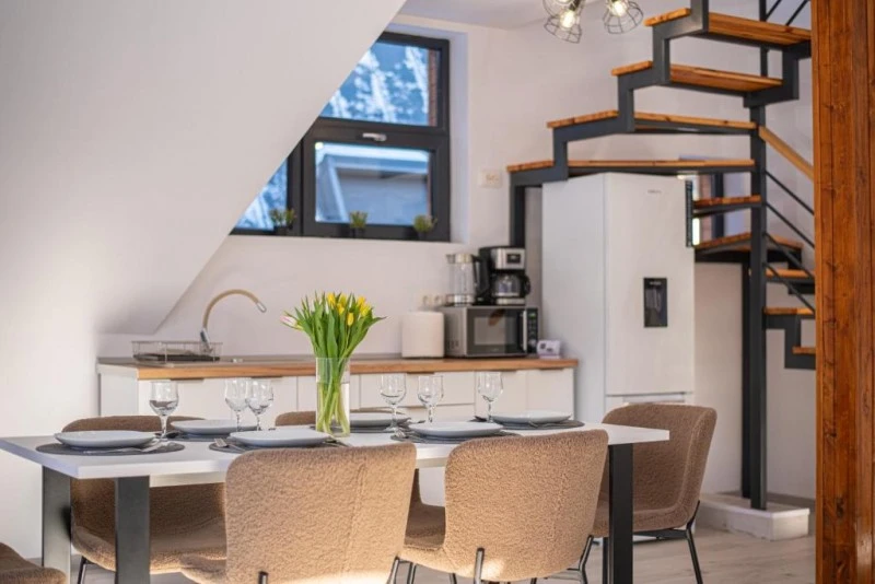 Bușteni Cazare | Hotel-apartament (K1582-125) Imaginea poate fi supusă drepturilor de autor. Se recomandă contactarea titularului drepturilor.