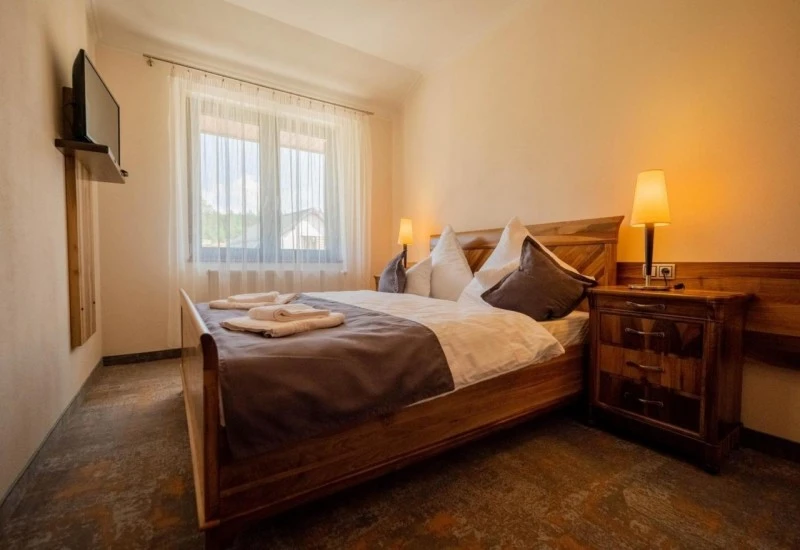 Padis Cazare | Hotel*** (K1554-47) Imaginea poate fi supusă drepturilor de autor. Se recomandă contactarea titularului drepturilor.