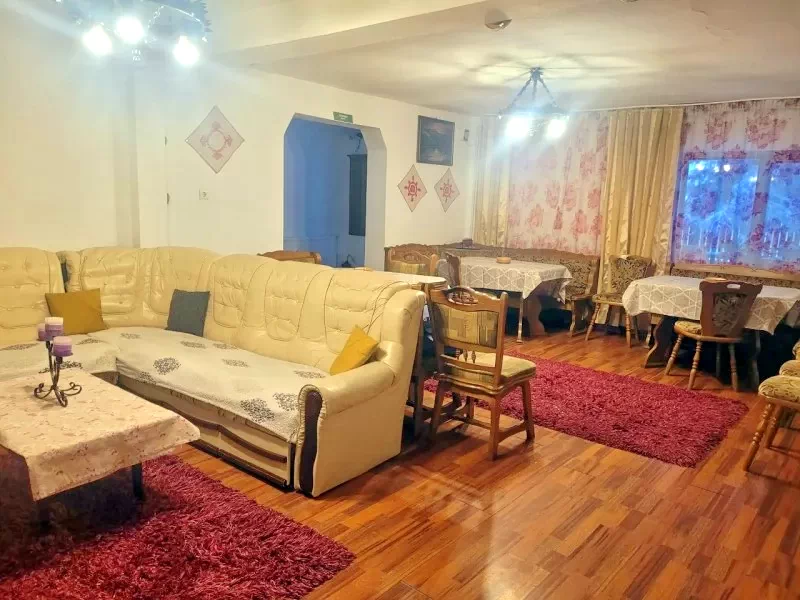 Comandău Cazare | Pensiune (K0446-70) Imaginea poate fi supusă drepturilor de autor. Se recomandă contactarea titularului drepturilor.