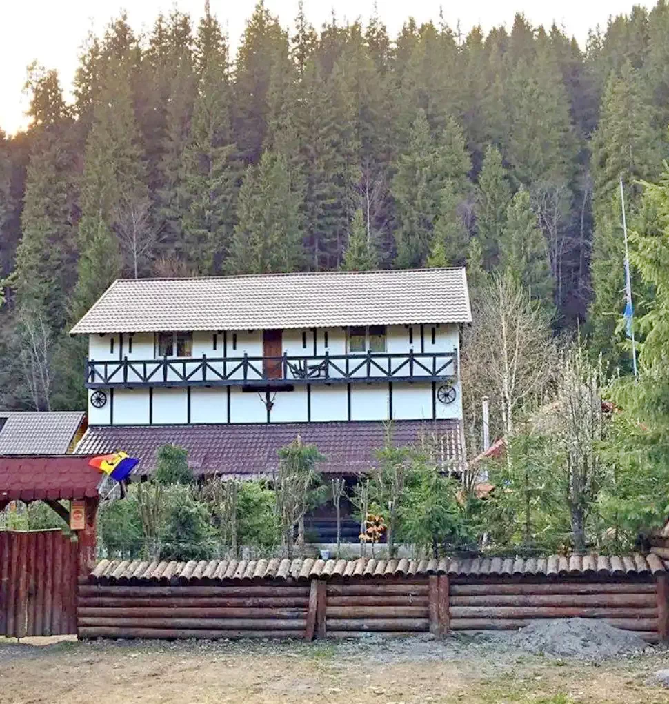 Comandău Cazare | Pensiune (K1223-26) Imaginea poate fi supusă drepturilor de autor. Se recomandă contactarea titularului drepturilor.