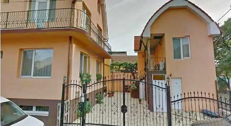 Oradea Cazare | Pensiune (K0957-6) Imaginea poate fi supusă drepturilor de autor. Se recomandă contactarea titularului drepturilor.